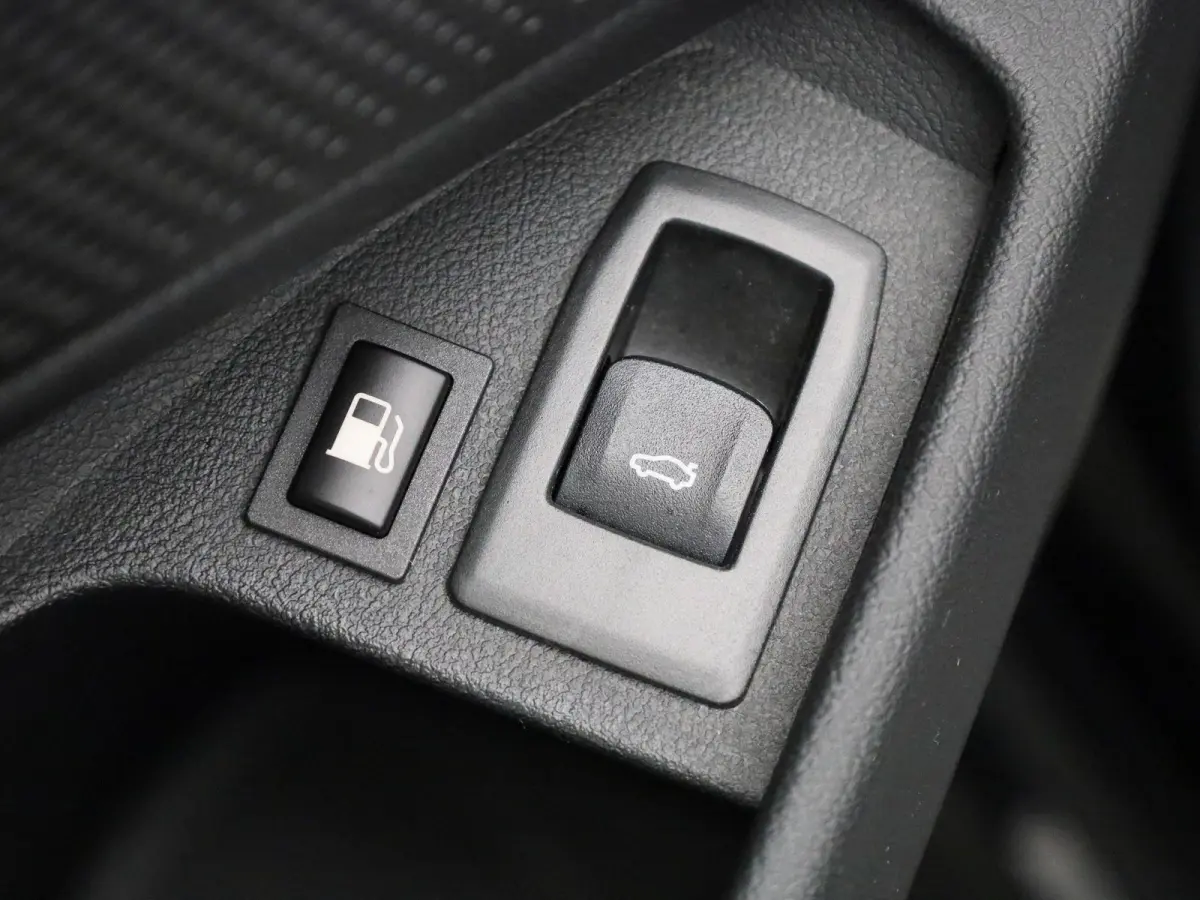 320e Business Edition Plus | Automaat | LMV | Navigatie | Schuifdak | Stoel verwarming | Virtual cockpit | Leder | Parkeer sensoren | Elec. achterklep | Virtual cockpit | Camera | Climate co