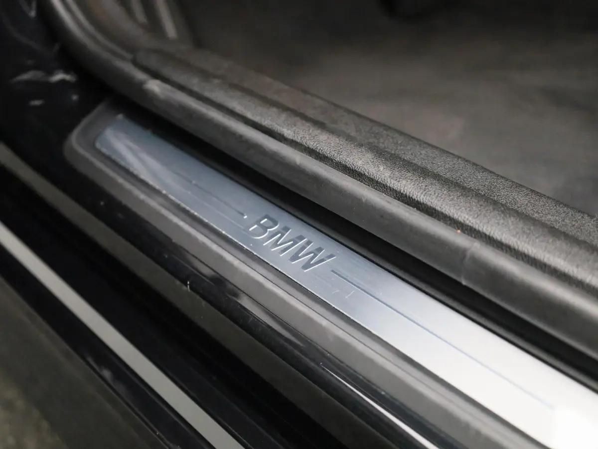 320e Business Edition Plus | Automaat | LMV | Navigatie | Schuifdak | Stoel verwarming | Virtual cockpit | Leder | Parkeer sensoren | Elec. achterklep | Virtual cockpit | Camera | Climate co