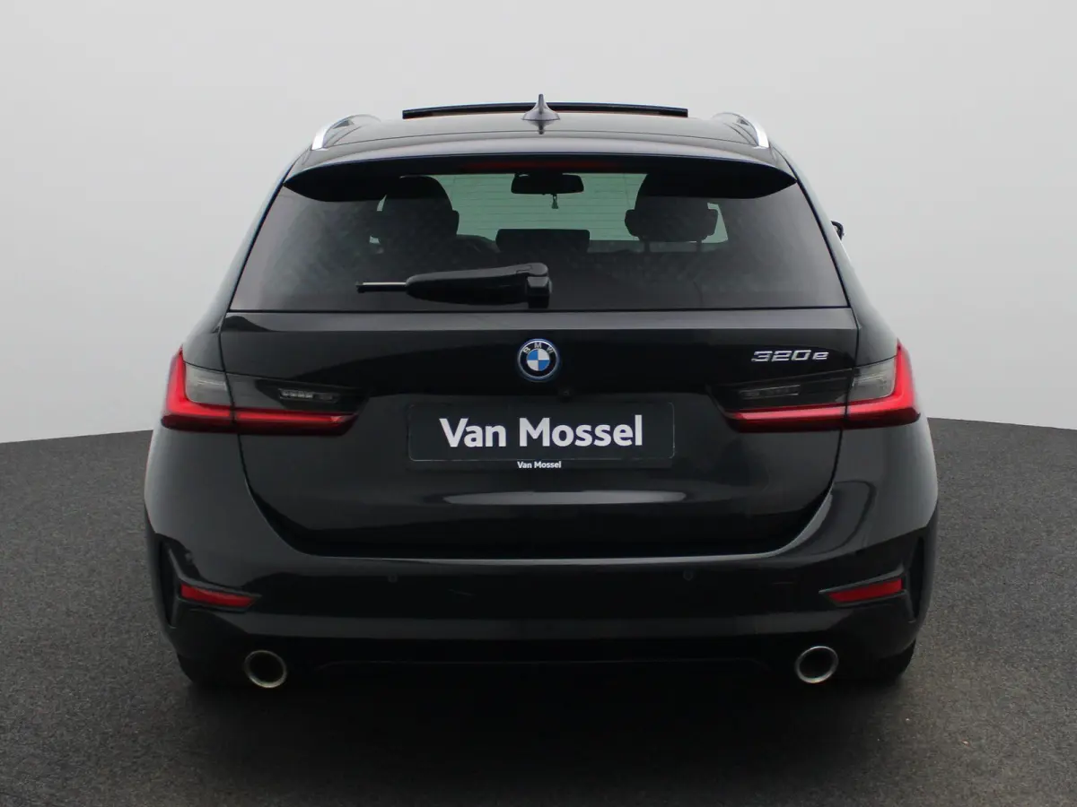 320e Business Edition Plus | Automaat | LMV | Navigatie | Schuifdak | Stoel verwarming | Virtual cockpit | Leder | Parkeer sensoren | Elec. achterklep | Virtual cockpit | Camera | Climate co