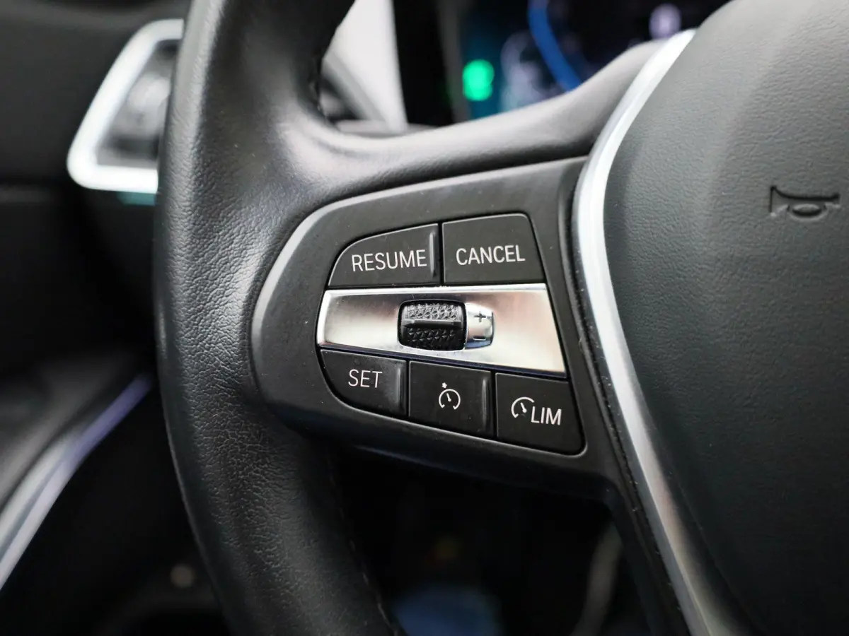 320e Business Edition Plus | Automaat | LMV | Navigatie | Schuifdak | Stoel verwarming | Virtual cockpit | Leder | Parkeer sensoren | Elec. achterklep | Virtual cockpit | Camera | Climate co