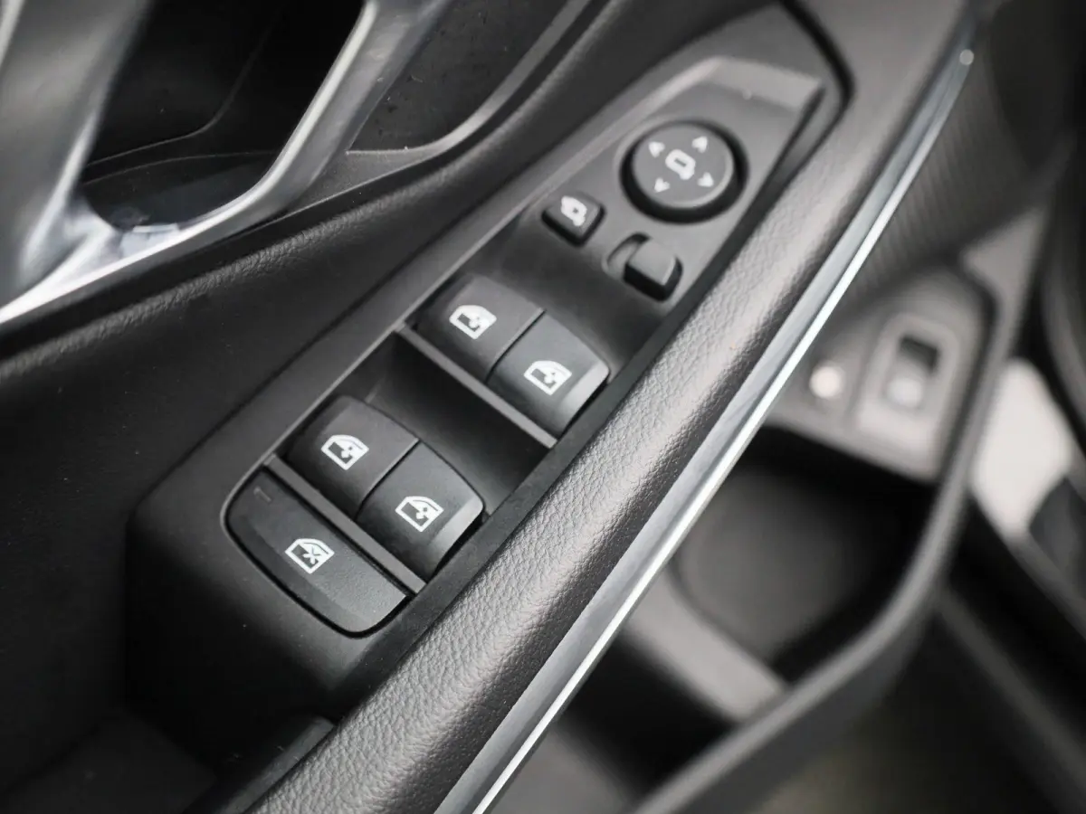 320e Business Edition Plus | Automaat | LMV | Navigatie | Schuifdak | Stoel verwarming | Virtual cockpit | Leder | Parkeer sensoren | Elec. achterklep | Virtual cockpit | Camera | Climate co
