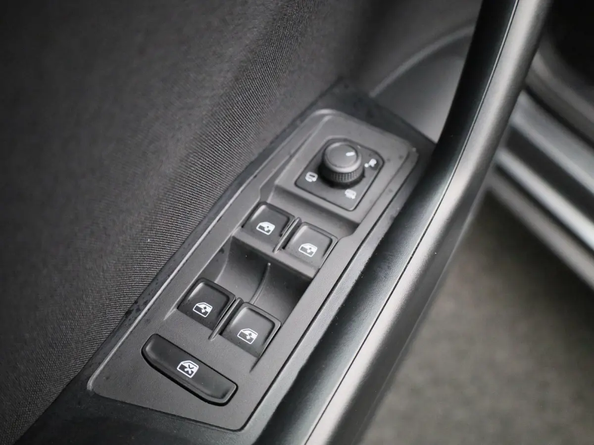 1.5 TSI Life Business 150 PK| Parkeersensoren | Apple Carplay | Android Auto | Stoelverwarming | Climatronic | Trekhaak | Park Assist