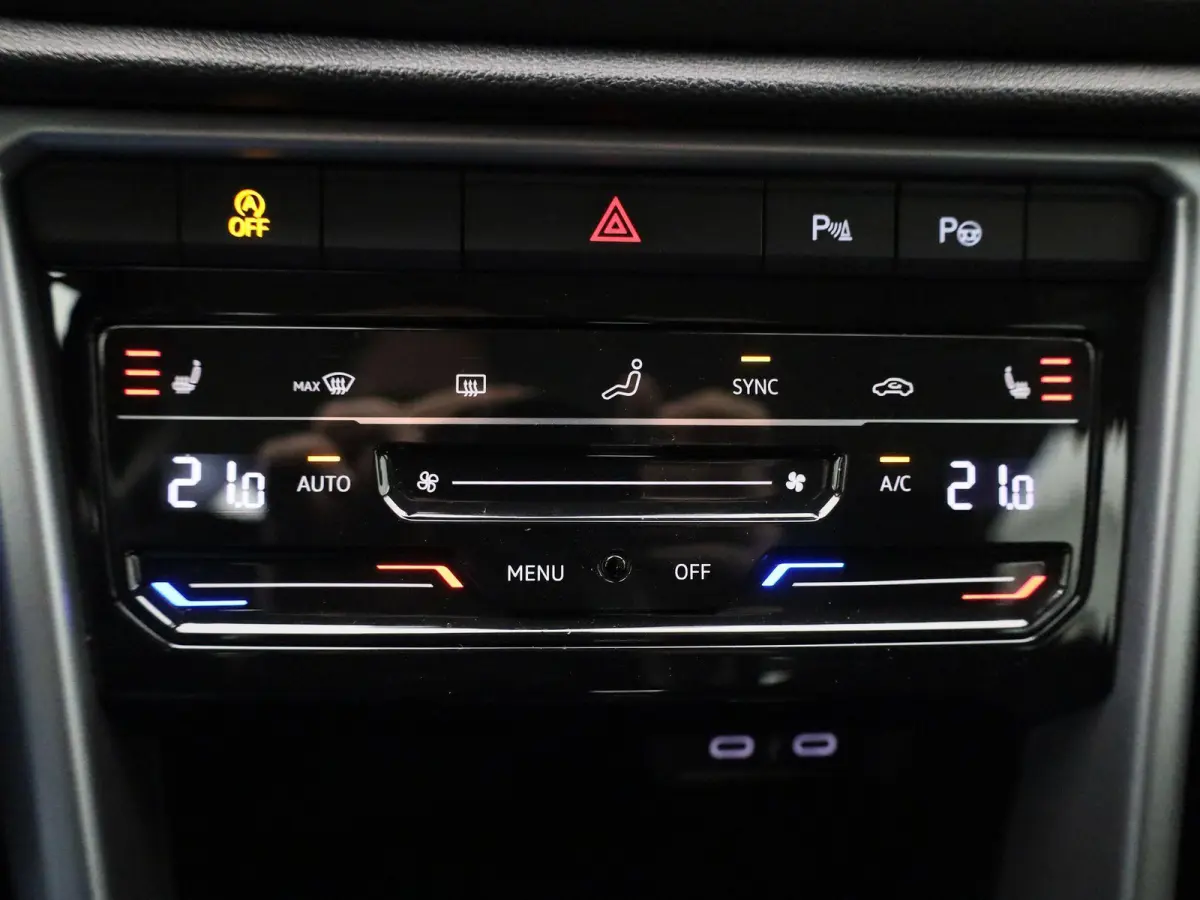 1.5 TSI Life Business 150 PK| Parkeersensoren | Apple Carplay | Android Auto | Stoelverwarming | Climatronic | Trekhaak | Park Assist