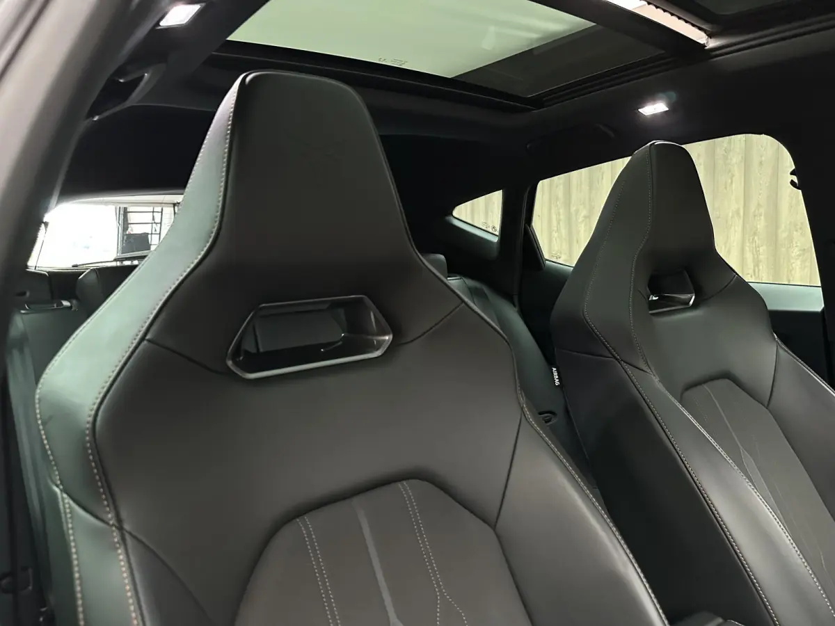 2.0 TSI 4DRIVE |  Beats| Dak| Kuipstoelen
