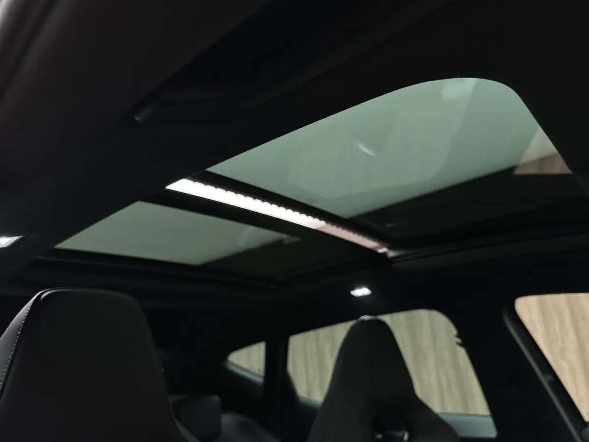2.0 TSI 4DRIVE |  Beats| Dak| Kuipstoelen