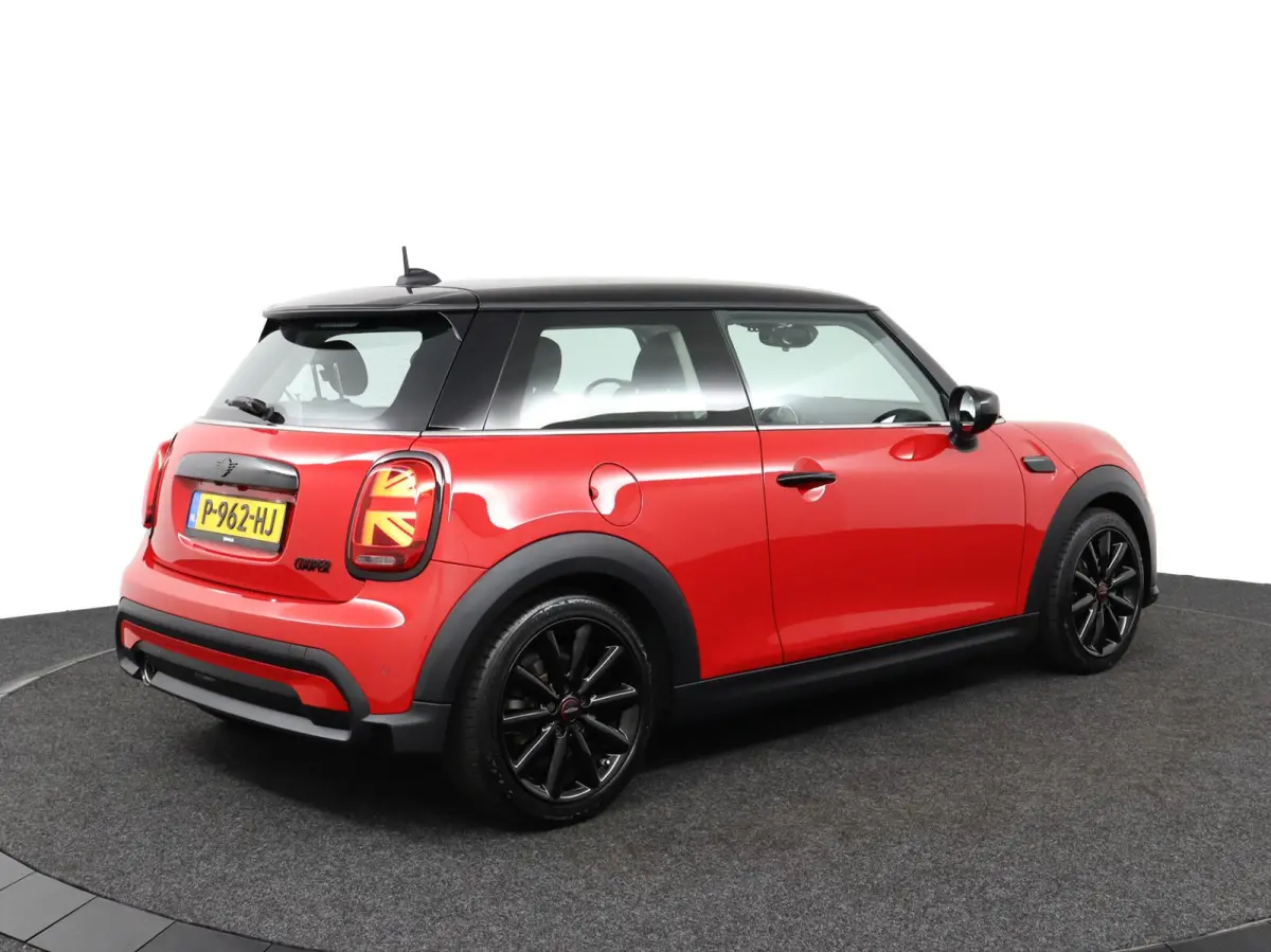 1.5 Business Edition | Groot Navi | CarPlay | Sportstoelen | 38.241 km |