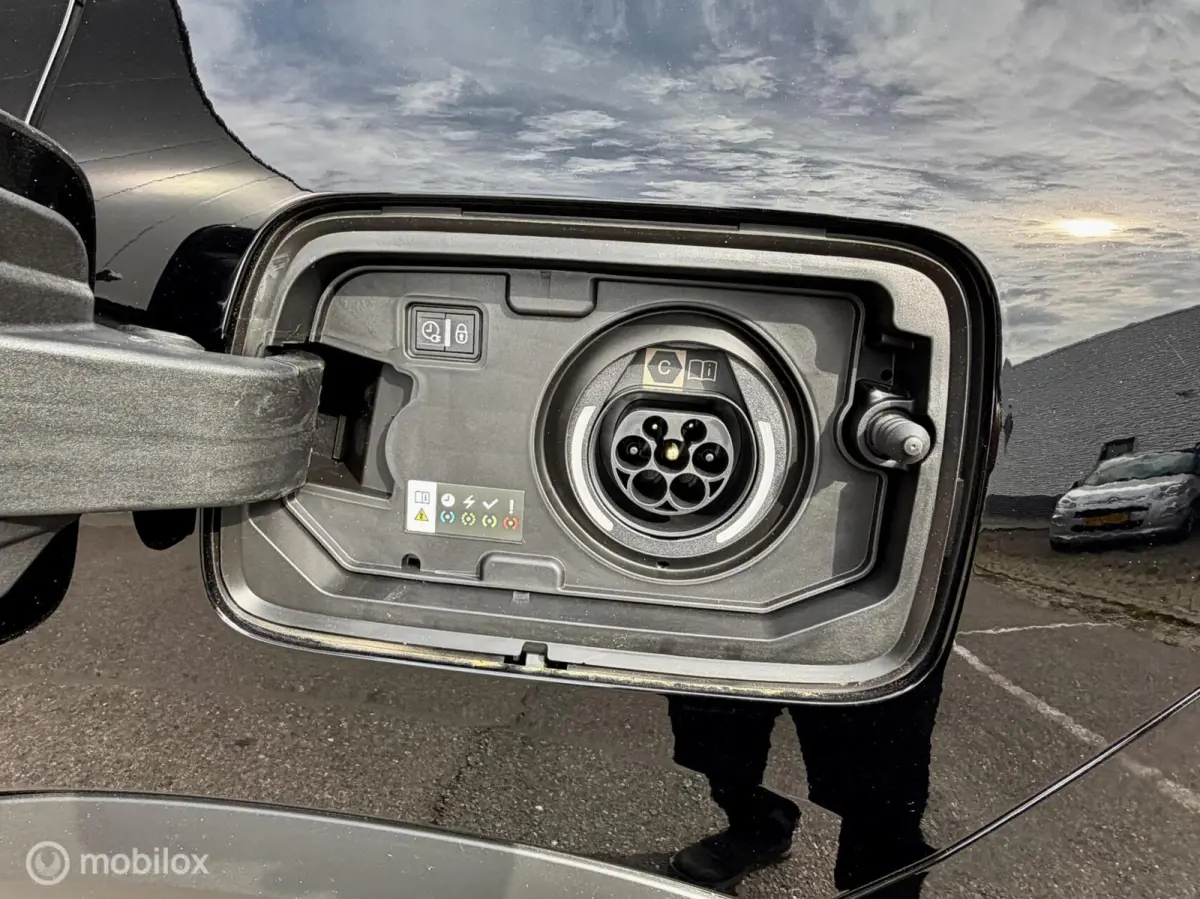 1.6 Plug-in Hybrid 225pk Max
