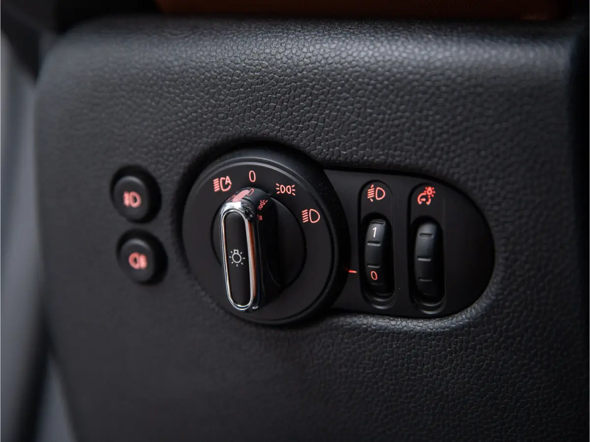 Mini 1.5 Chili AUTOMAAT, CHESTER LEDER, SPORTSTOELEN, CARPLAY, STOELVERWARMING, 2020 model