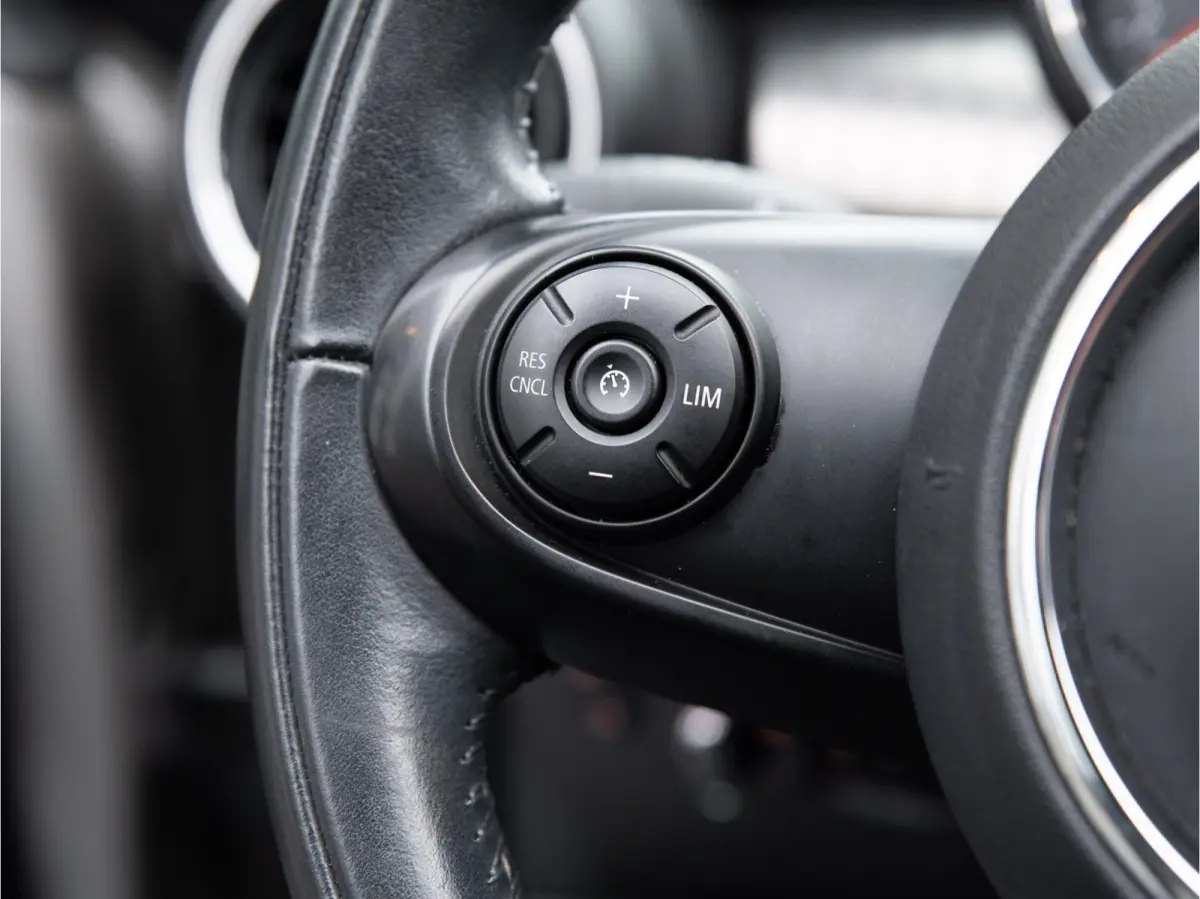 Mini 1.5 Chili AUTOMAAT, CHESTER LEDER, SPORTSTOELEN, CARPLAY, STOELVERWARMING, 2020 model