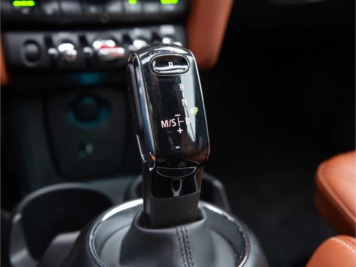 Mini 1.5 Chili AUTOMAAT, CHESTER LEDER, SPORTSTOELEN, CARPLAY, STOELVERWARMING, 2020 model