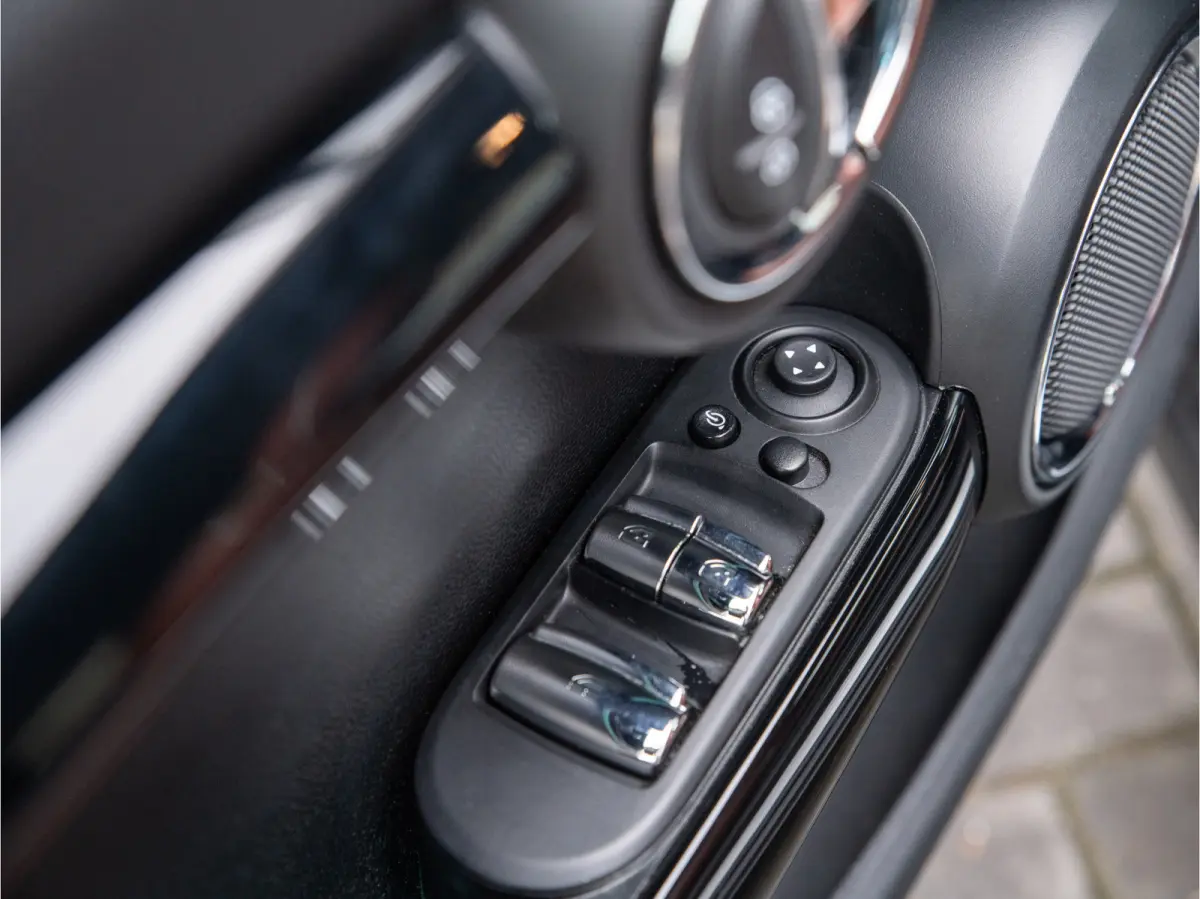 Mini 1.5 Chili AUTOMAAT, CHESTER LEDER, SPORTSTOELEN, CARPLAY, STOELVERWARMING, 2020 model
