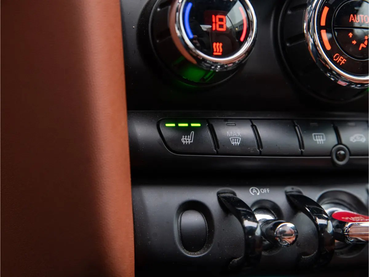 Mini 1.5 Chili AUTOMAAT, CHESTER LEDER, SPORTSTOELEN, CARPLAY, STOELVERWARMING, 2020 model