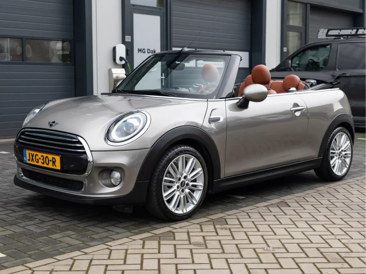 Mini 1.5 Chili AUTOMAAT, CHESTER LEDER, SPORTSTOELEN, CARPLAY, STOELVERWARMING, 2020 model