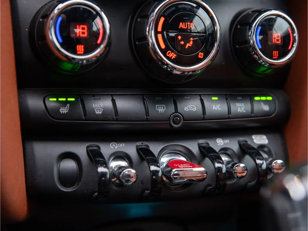 Mini 1.5 Chili AUTOMAAT, CHESTER LEDER, SPORTSTOELEN, CARPLAY, STOELVERWARMING, 2020 model