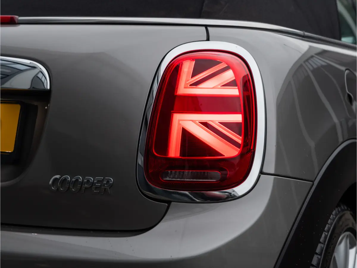 Mini 1.5 Chili AUTOMAAT, CHESTER LEDER, SPORTSTOELEN, CARPLAY, STOELVERWARMING, 2020 model