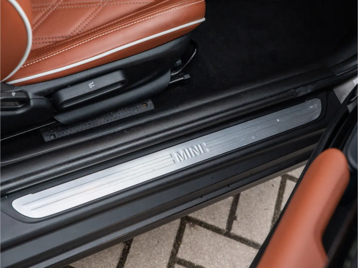 Mini 1.5 Chili AUTOMAAT, CHESTER LEDER, SPORTSTOELEN, CARPLAY, STOELVERWARMING, 2020 model