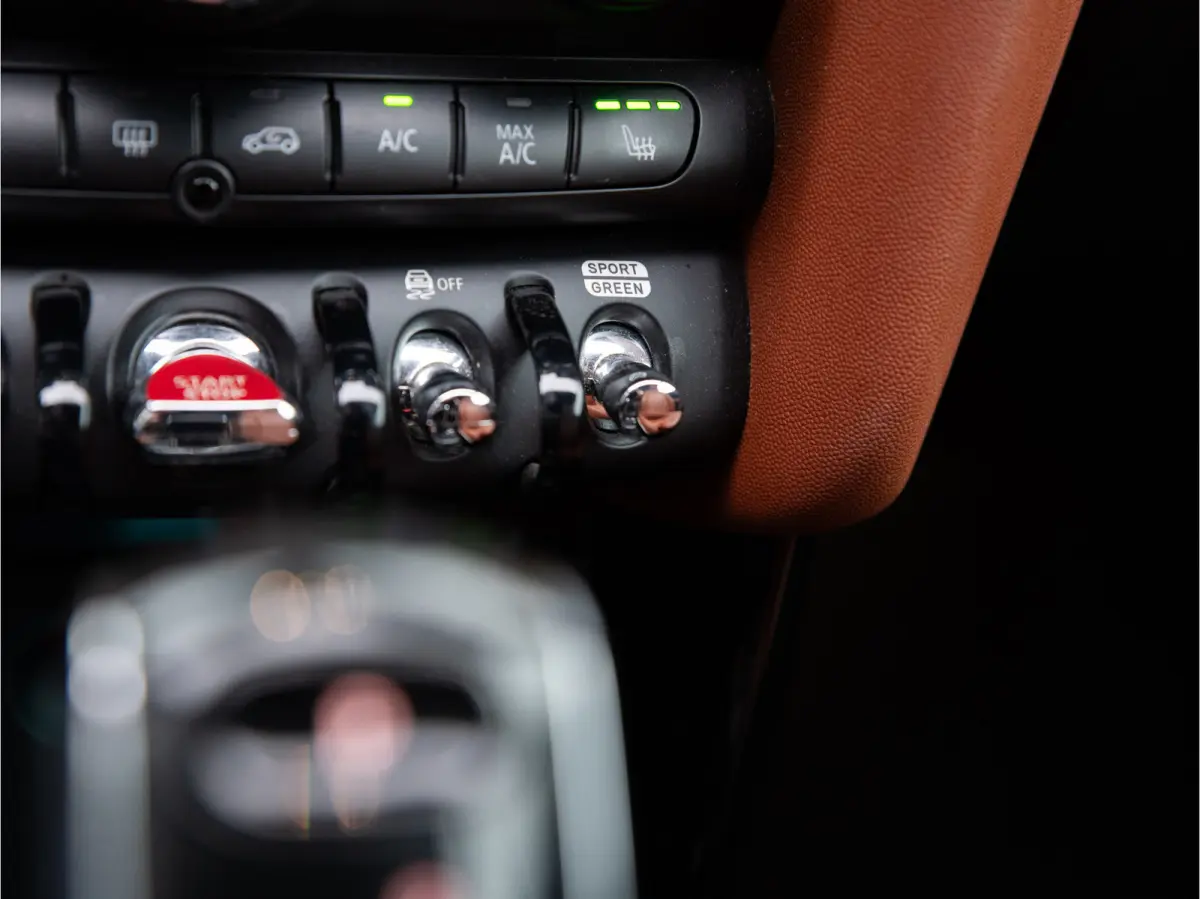 Mini 1.5 Chili AUTOMAAT, CHESTER LEDER, SPORTSTOELEN, CARPLAY, STOELVERWARMING, 2020 model