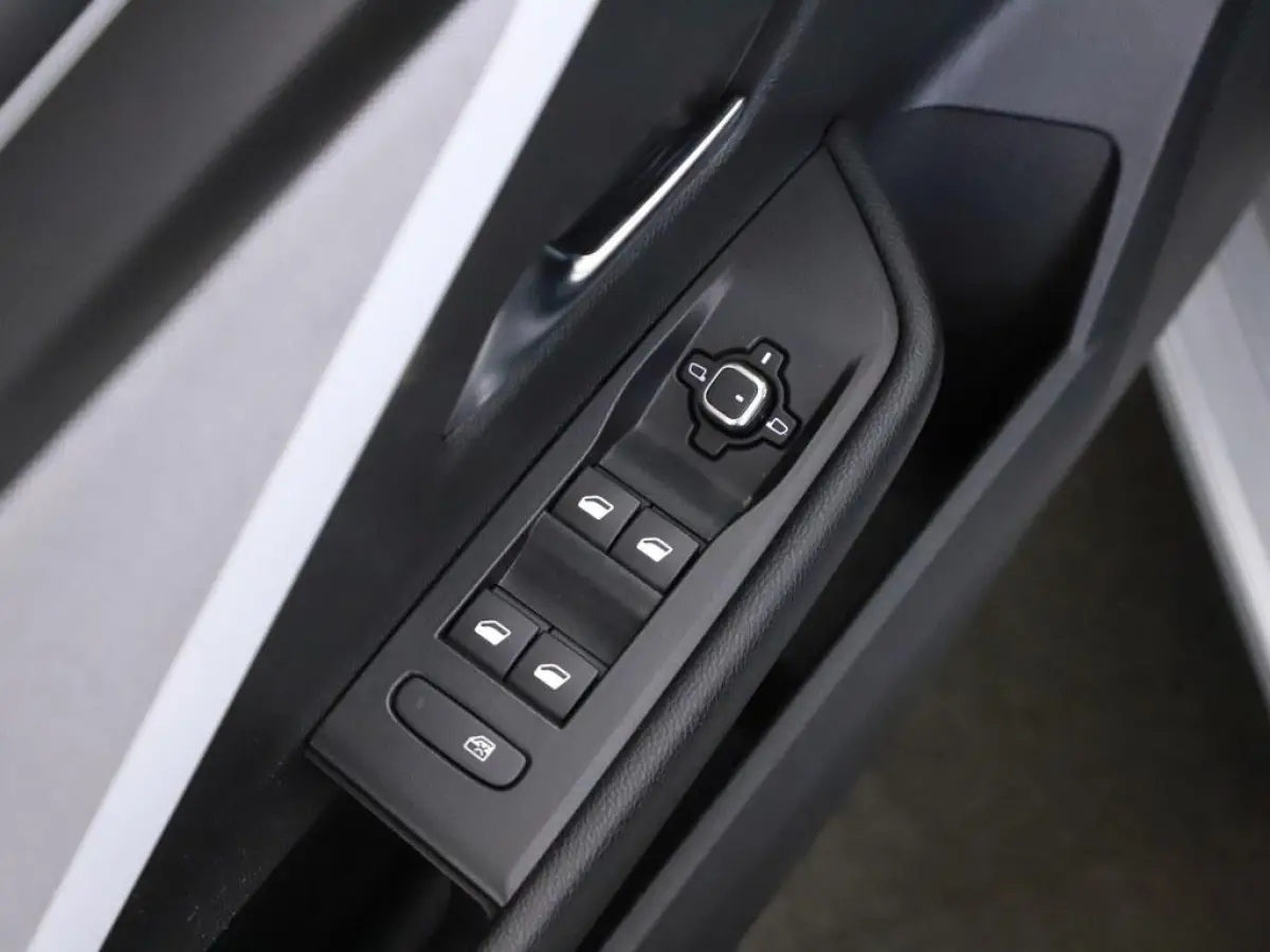 1.2 Turbo Business Edition Winterpakket/Ad.Cruise /Agr/Camera/CarPlay/Nav/Ecc/Led