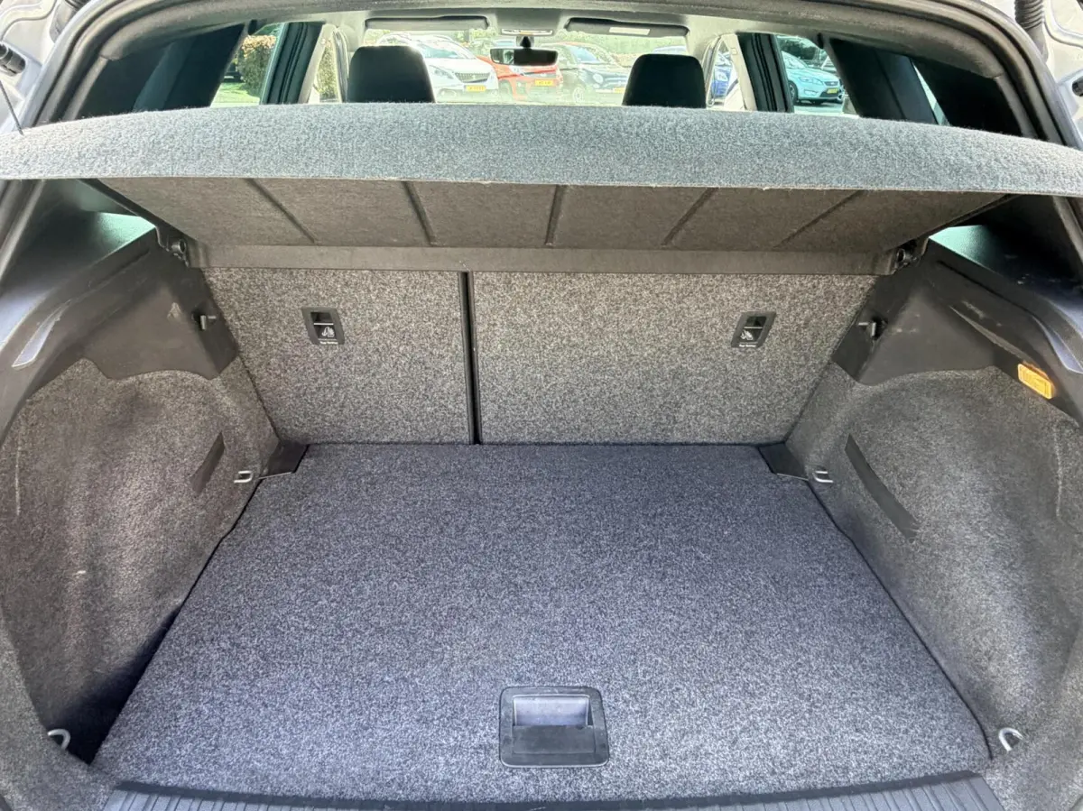 1.5 TSI EVO FR Business Intense Plus | Stoelverwarming | Led | Navi | Camera | 4-Cilinder