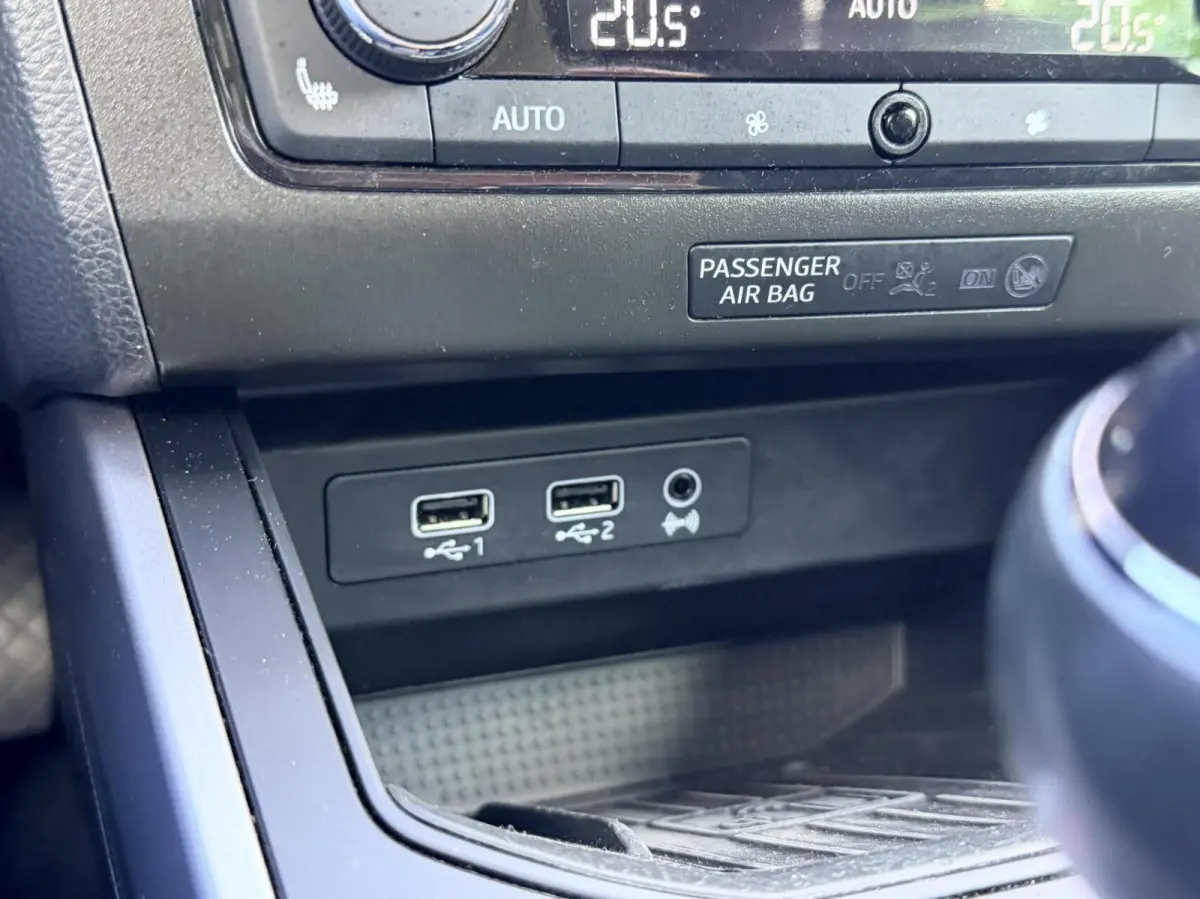 1.5 TSI EVO FR Business Intense Plus | Stoelverwarming | Led | Navi | Camera | 4-Cilinder