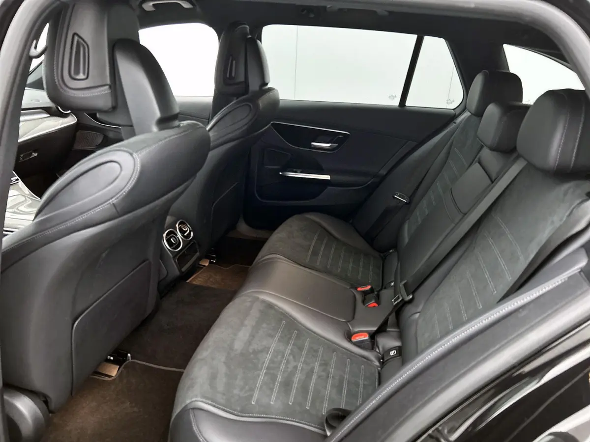 180 AMG Line | Automaat | Navigatie | Apple Carplay / Android Auto | Alcantara | Camera | Virtual Cockpit | Stoelverwarming | Cruise Control | Lichtmetalen AMG Velgen | Lage km stand