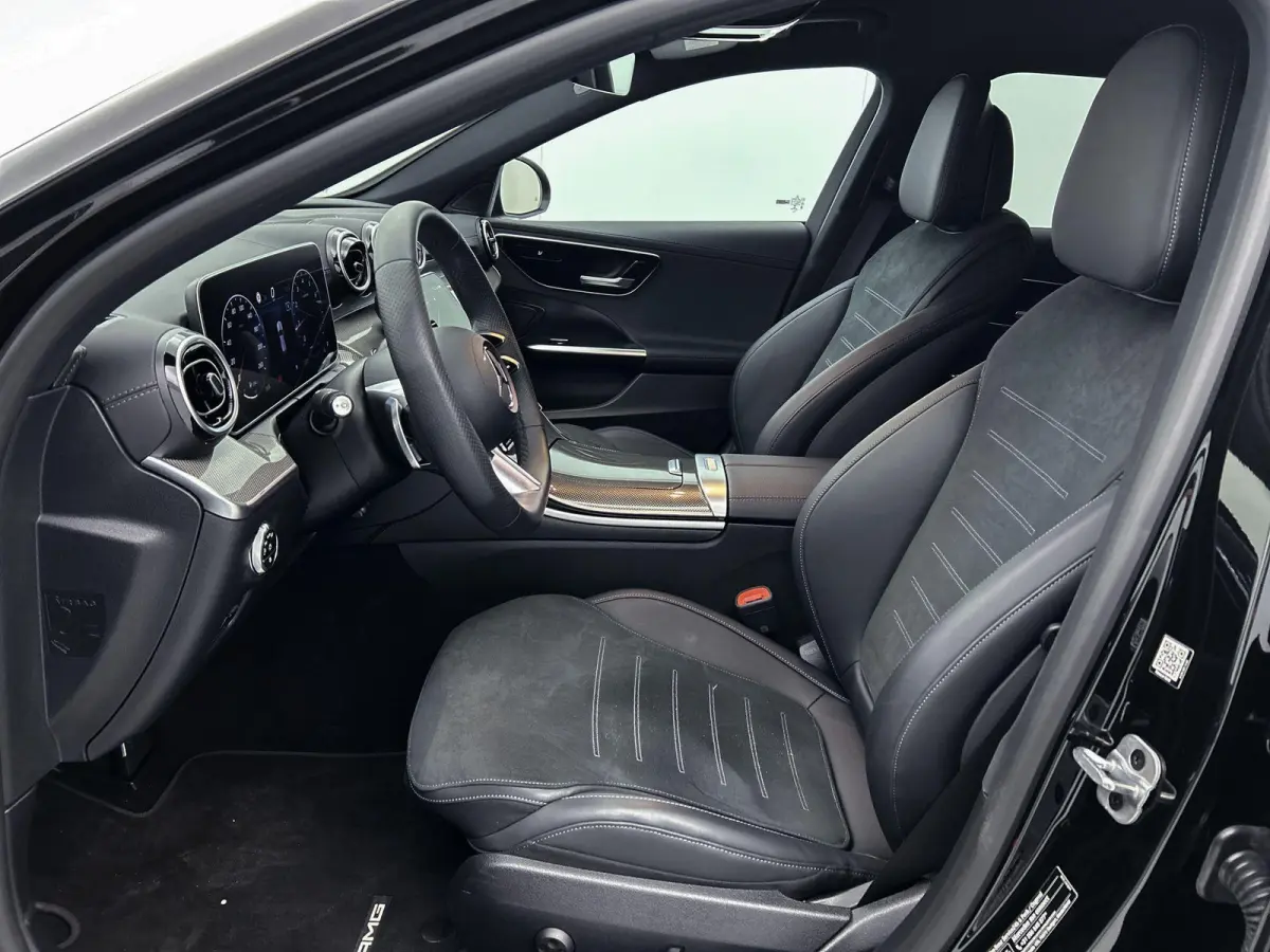 180 AMG Line | Automaat | Navigatie | Apple Carplay / Android Auto | Alcantara | Camera | Virtual Cockpit | Stoelverwarming | Cruise Control | Lichtmetalen AMG Velgen | Lage km stand