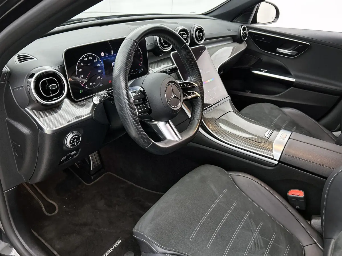 180 AMG Line | Automaat | Navigatie | Apple Carplay / Android Auto | Alcantara | Camera | Virtual Cockpit | Stoelverwarming | Cruise Control | Lichtmetalen AMG Velgen | Lage km stand