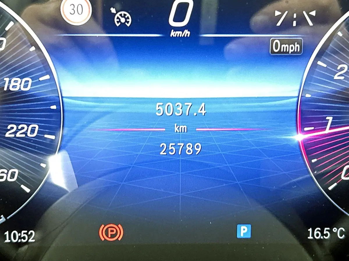 180 AMG Line | Automaat | Navigatie | Apple Carplay / Android Auto | Alcantara | Camera | Virtual Cockpit | Stoelverwarming | Cruise Control | Lichtmetalen AMG Velgen | Lage km stand