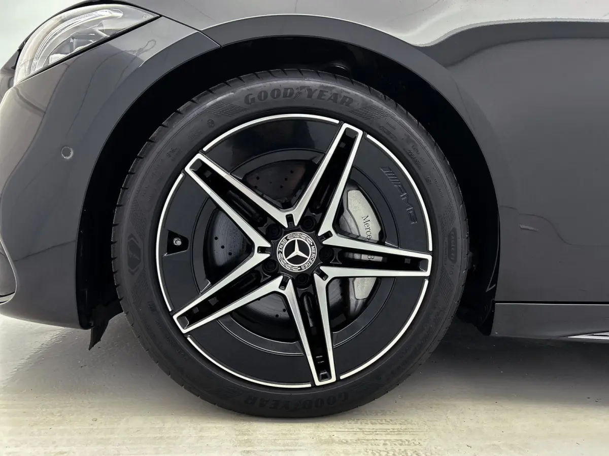 180 AMG Line | Automaat | Navigatie | Apple Carplay / Android Auto | Alcantara | Camera | Virtual Cockpit | Stoelverwarming | Cruise Control | Lichtmetalen AMG Velgen | Lage km stand