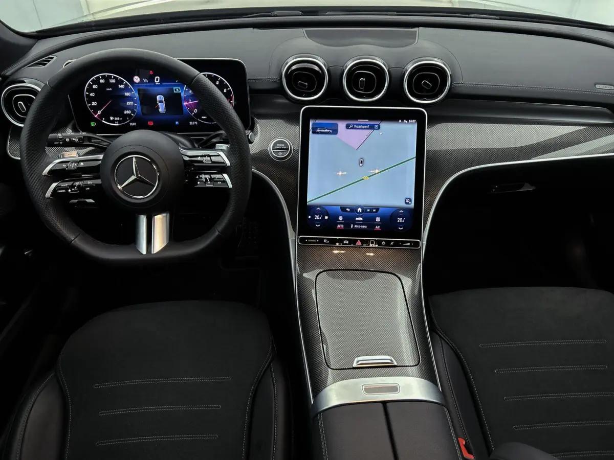 180 AMG Line | Automaat | Navigatie | Apple Carplay / Android Auto | Alcantara | Camera | Virtual Cockpit | Stoelverwarming | Cruise Control | Lichtmetalen AMG Velgen | Lage km stand
