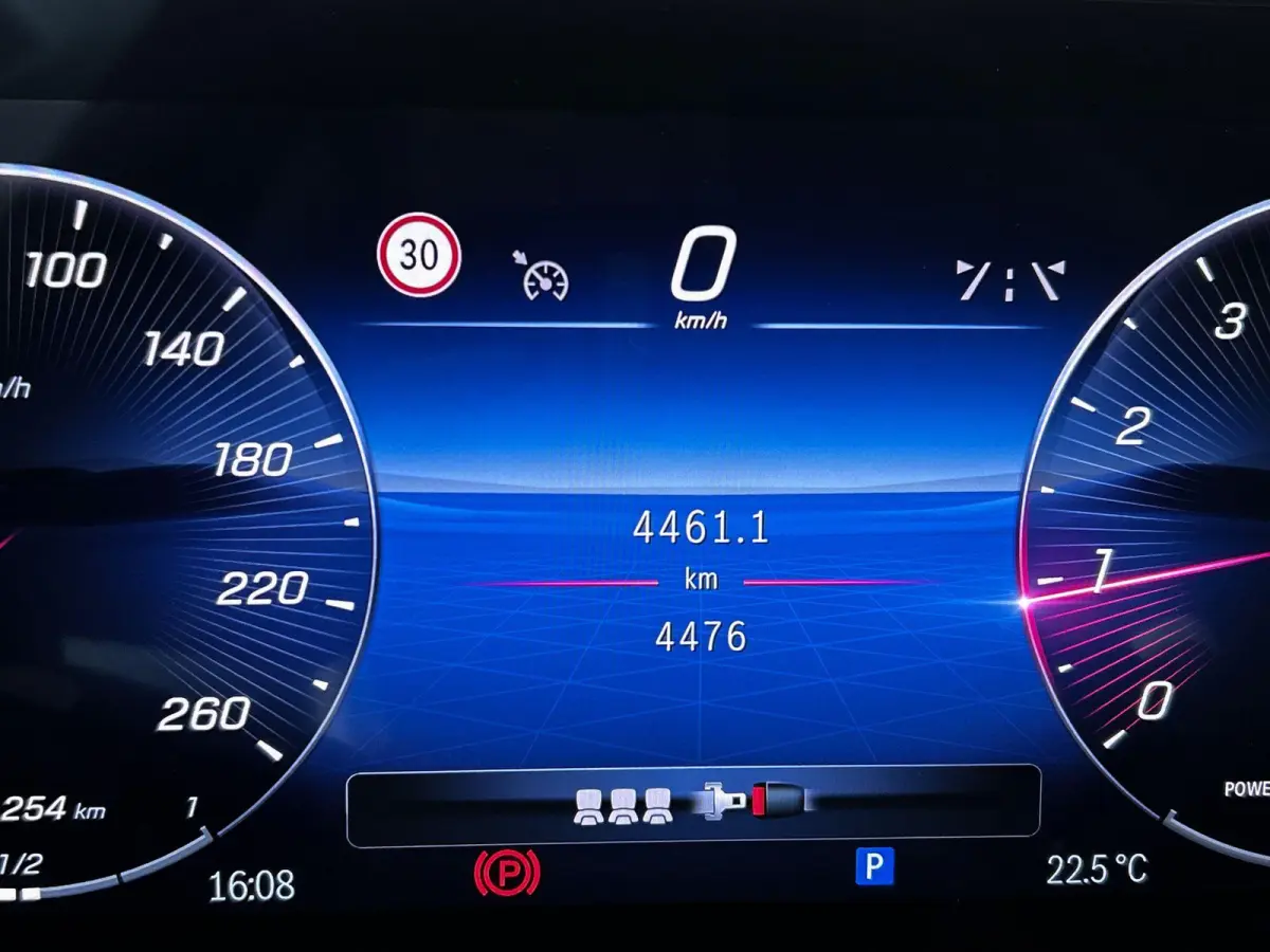 180 AMG Line | Automaat | Navigatie | Apple Carplay / Android Auto | Alcantara | Camera | Virtual Cockpit | Stoelverwarming | Cruise Control | Lichtmetalen AMG Velgen | Lage km stand