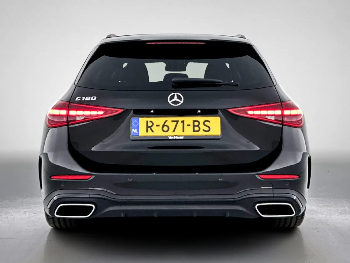 180 AMG Line | Automaat | Navigatie | Apple Carplay / Android Auto | Alcantara | Camera | Virtual Cockpit | Stoelverwarming | Cruise Control | Lichtmetalen AMG Velgen | Lage km stand