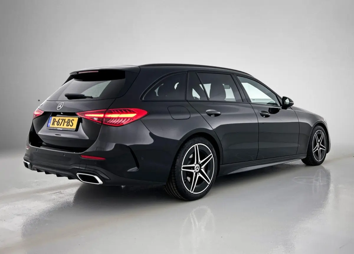 180 AMG Line | Automaat | Navigatie | Apple Carplay / Android Auto | Alcantara | Camera | Virtual Cockpit | Stoelverwarming | Cruise Control | Lichtmetalen AMG Velgen | Lage km stand