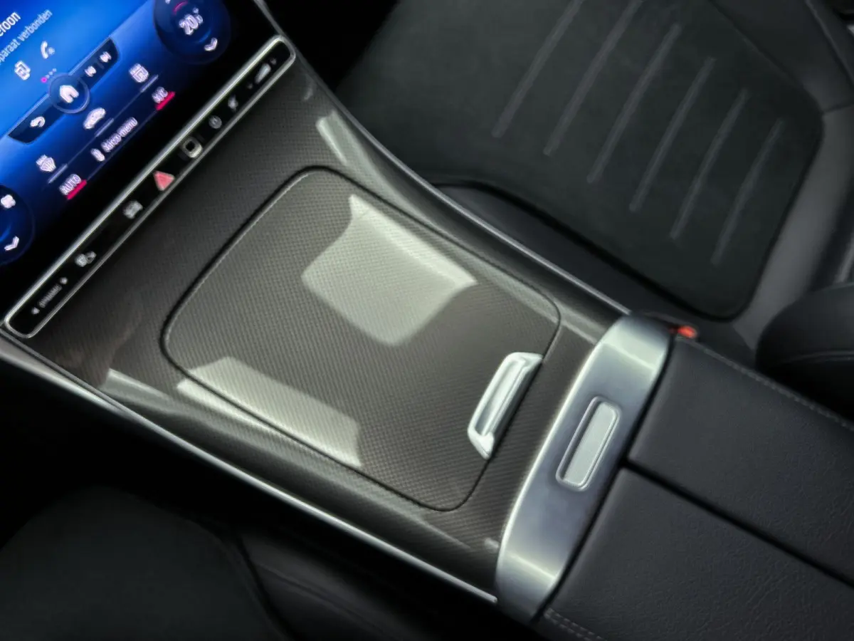 180 AMG Line | Automaat | Navigatie | Apple Carplay / Android Auto | Alcantara | Camera | Virtual Cockpit | Stoelverwarming | Cruise Control | Lichtmetalen AMG Velgen | Lage km stand