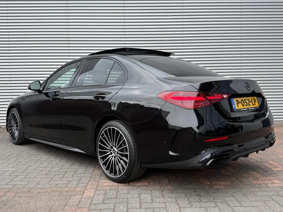 C200 AMG Camera Led Cruise Pano Head Up 22 NL Auto Eerste Eigenaar Vol Opties Achterasbesturing Sfeerverlichting Trekhaak Dealer Onderhouden Perfecte Staat