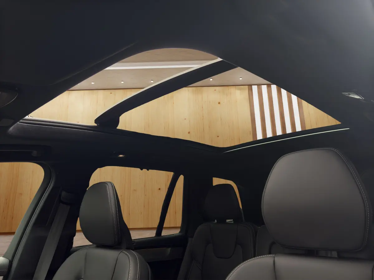 Ultra Black Edition 2.0 T8 Plug-In Hybrid AWD | Bowers & Wilkins | Luchtvering | Full LED Verlichting | Schuifkanteldak | Adap. cruise control |