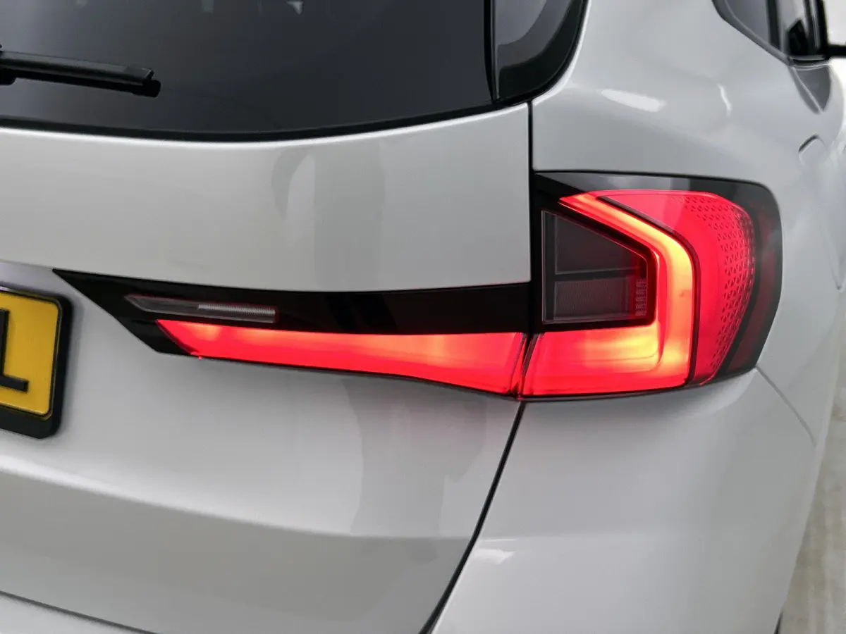 xDrive25e | M-SPORT | PANORAMADAK | LEER | 360 CAMERA | STOELVERWARMING | HEAD-UP