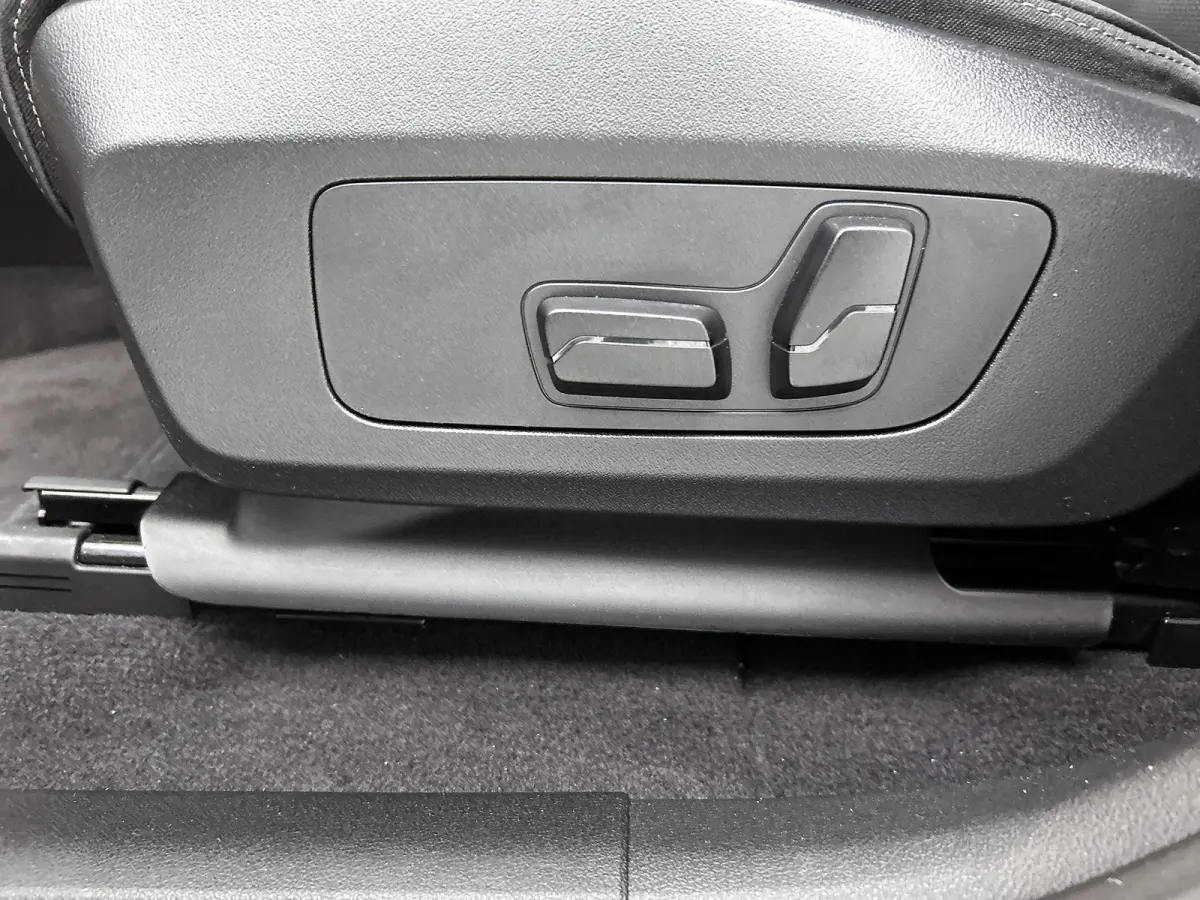 xDrive25e | M-SPORT | PANORAMADAK | LEER | 360 CAMERA | STOELVERWARMING | HEAD-UP