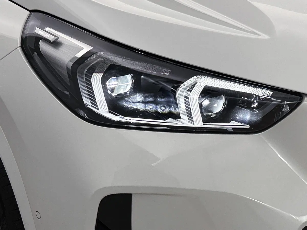 xDrive25e | M-SPORT | PANORAMADAK | LEER | 360 CAMERA | STOELVERWARMING | HEAD-UP