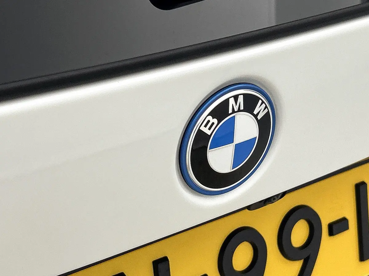 xDrive25e | M-SPORT | PANORAMADAK | LEER | 360 CAMERA | STOELVERWARMING | HEAD-UP