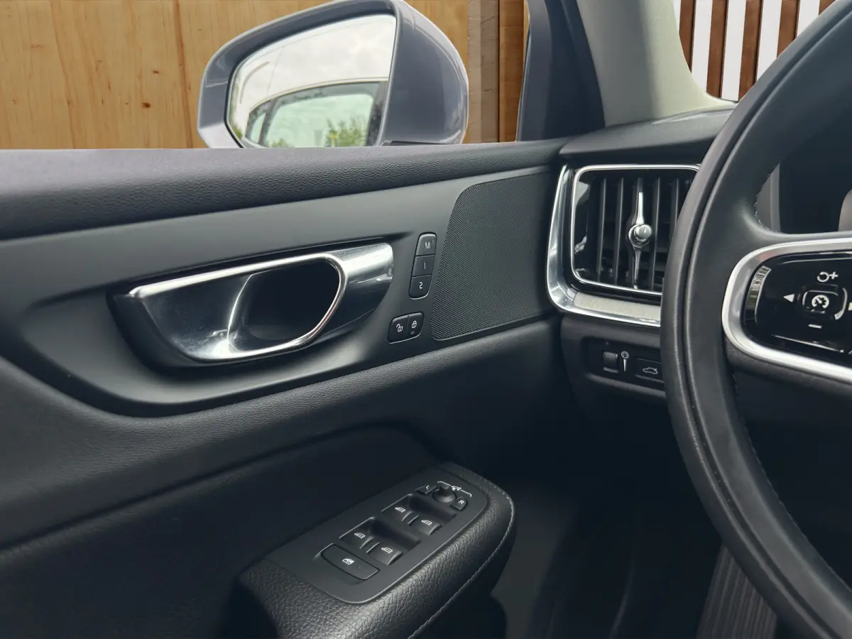 2.0 Recharge T6 AWD Inscription | BLIS | Camera | Stoel + Stuur verwarming | Elektrische stoelen | Adapt. Cruise