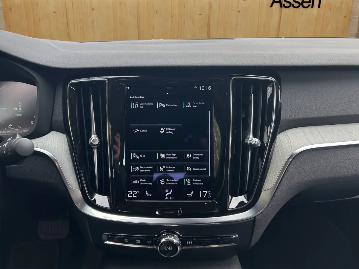 2.0 Recharge T6 AWD Inscription | BLIS | Camera | Stoel + Stuur verwarming | Elektrische stoelen | Adapt. Cruise