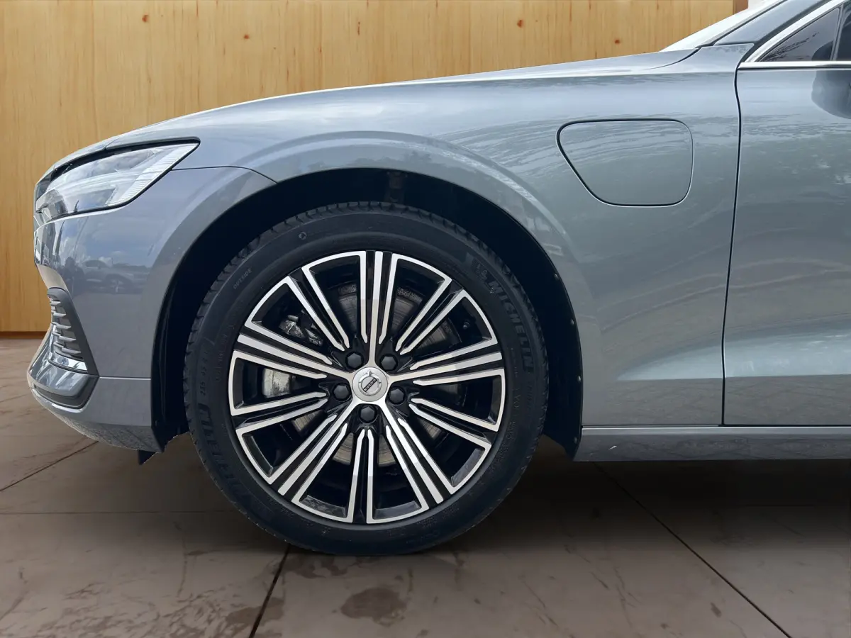 2.0 Recharge T6 AWD Inscription | BLIS | Camera | Stoel + Stuur verwarming | Elektrische stoelen | Adapt. Cruise
