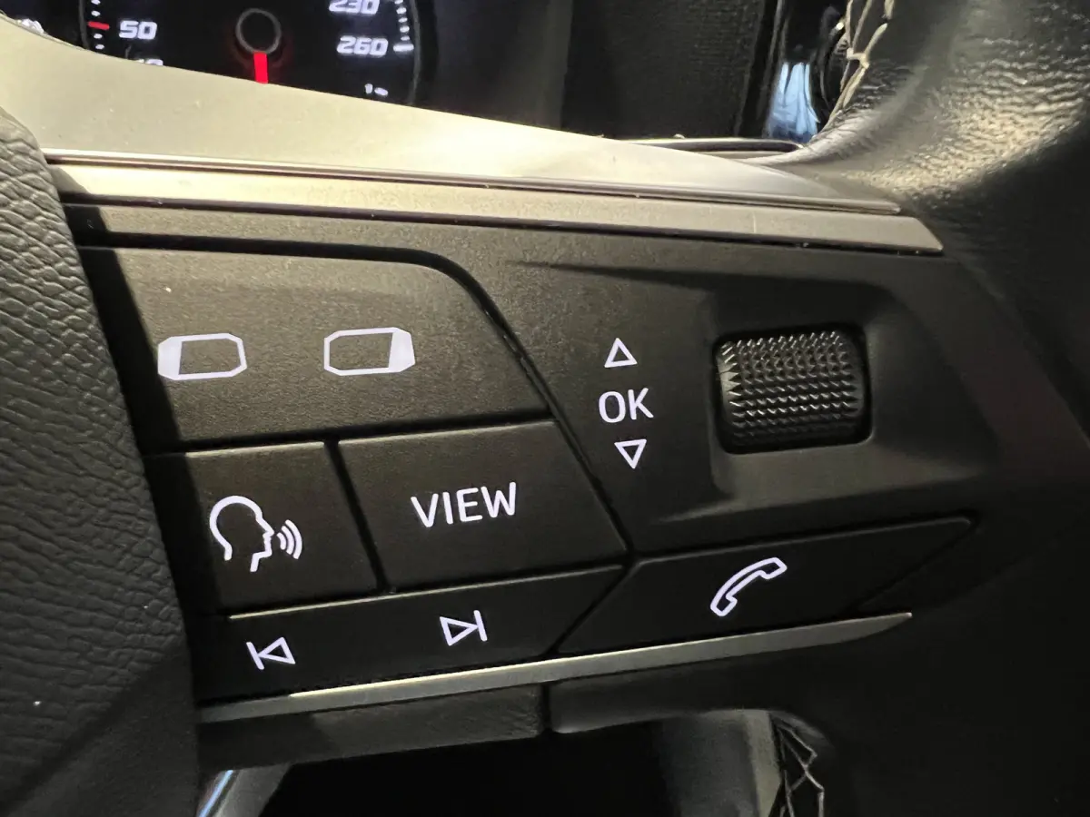 1.0 TSI Style | Apple Carplay/ Android Auto | LED Koplampen | LMV 17'' | Cruise Control | Rijstrooksensor met correctie | NL auto |