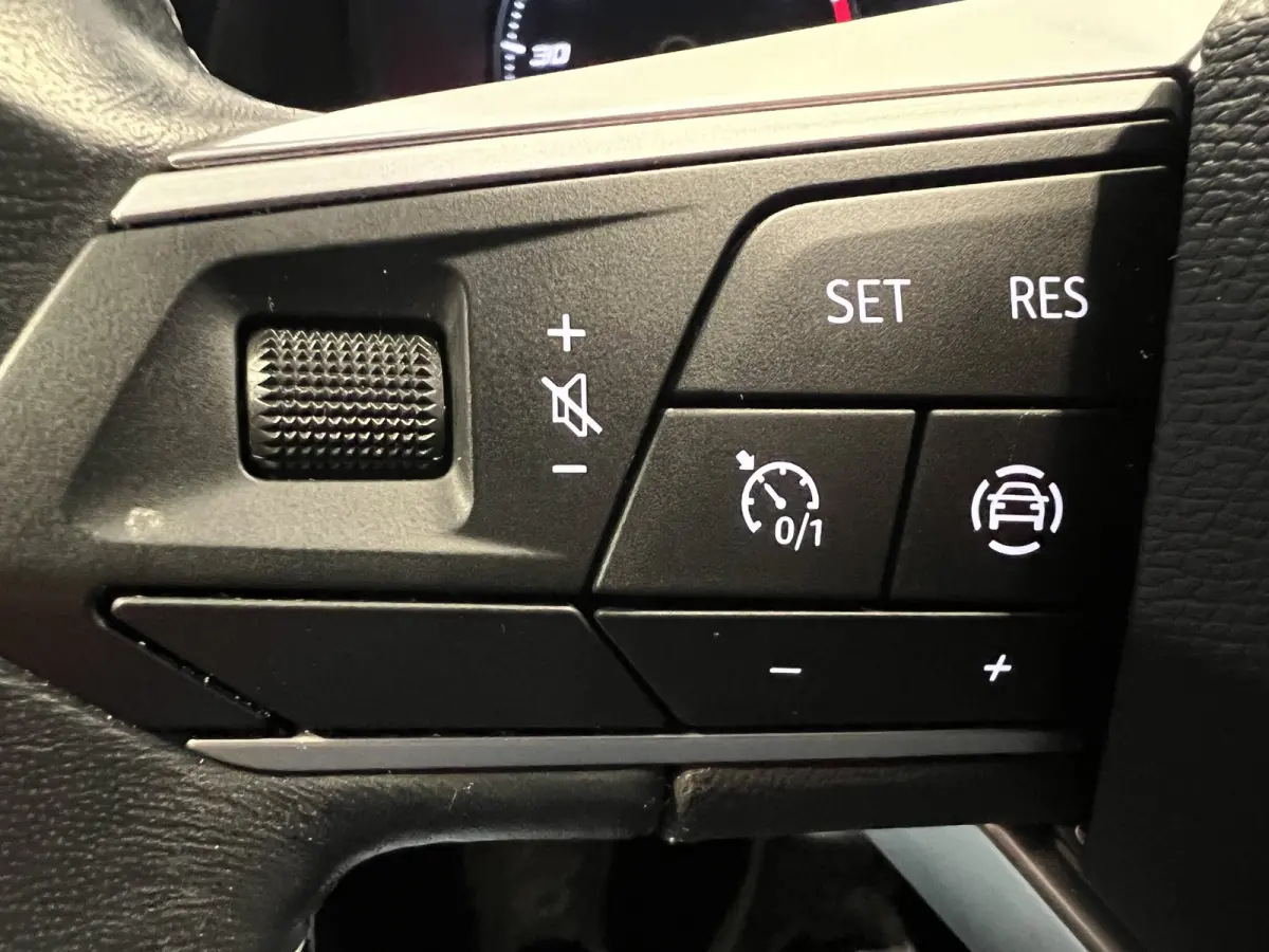 1.0 TSI Style | Apple Carplay/ Android Auto | LED Koplampen | LMV 17'' | Cruise Control | Rijstrooksensor met correctie | NL auto |