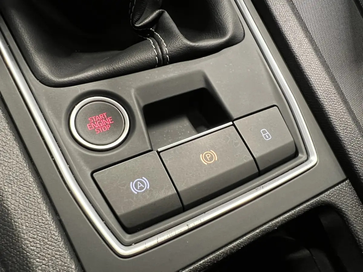 1.0 TSI Style | Apple Carplay/ Android Auto | LED Koplampen | LMV 17'' | Cruise Control | Rijstrooksensor met correctie | NL auto |