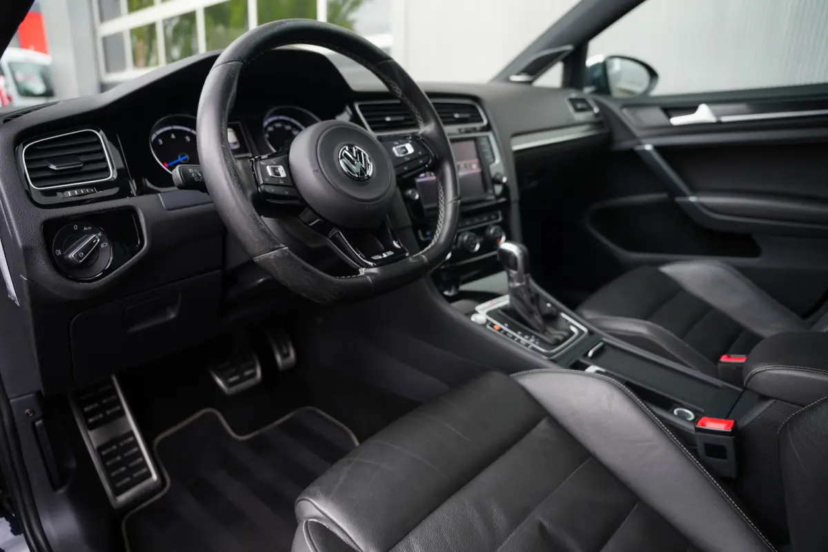 R 2.0 TSI 301 pk 4Motion / Eventuri-Intake/ Pano-Dak/ Dynaudio/ Keyless/ Select-Drive/ Leder/ Sport-Stoelen/ Stoel.Verw/ Apple-Carplay/ 19'' LMV