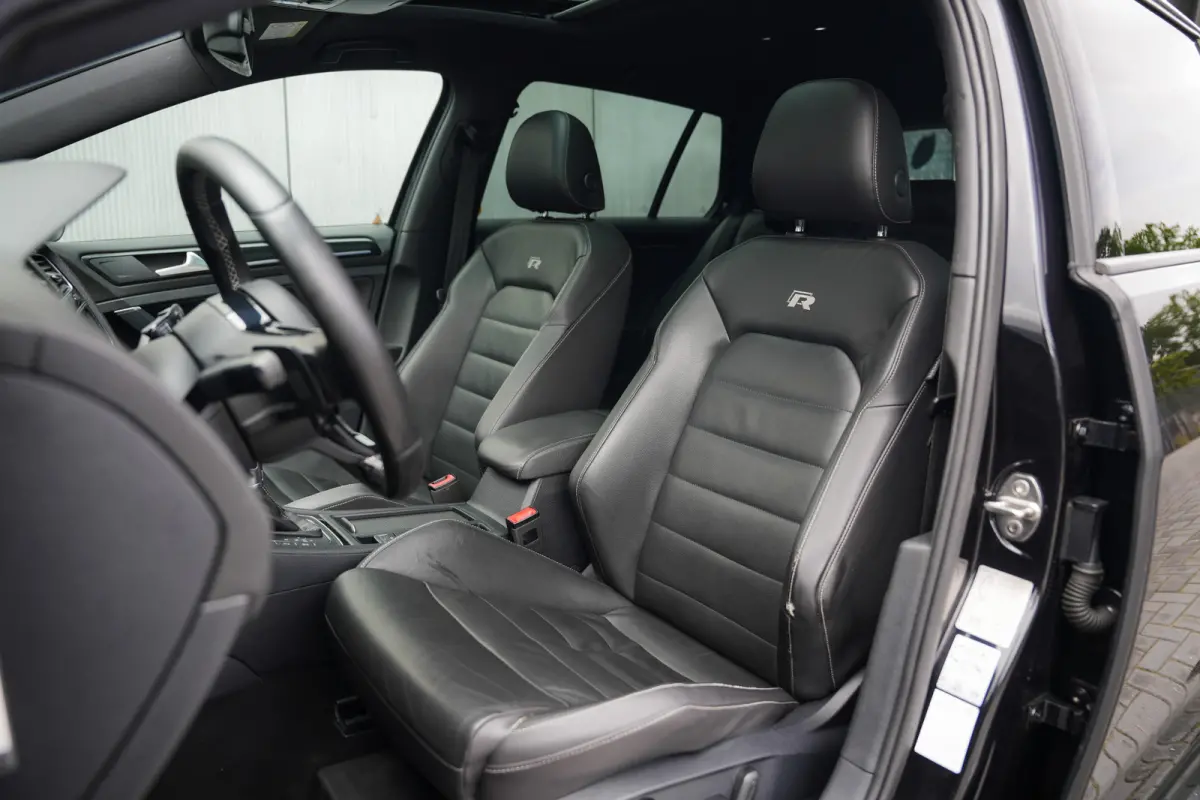 R 2.0 TSI 301 pk 4Motion / Eventuri-Intake/ Pano-Dak/ Dynaudio/ Keyless/ Select-Drive/ Leder/ Sport-Stoelen/ Stoel.Verw/ Apple-Carplay/ 19'' LMV