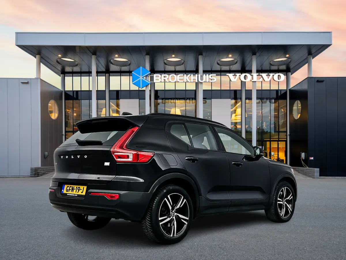 T5 R-Design | 19" | Leder/Nubuck | Elektr. verst. Stoelen | Trekhaak | Parkeercamera | Stoel/Stuurverwarming | Keyless