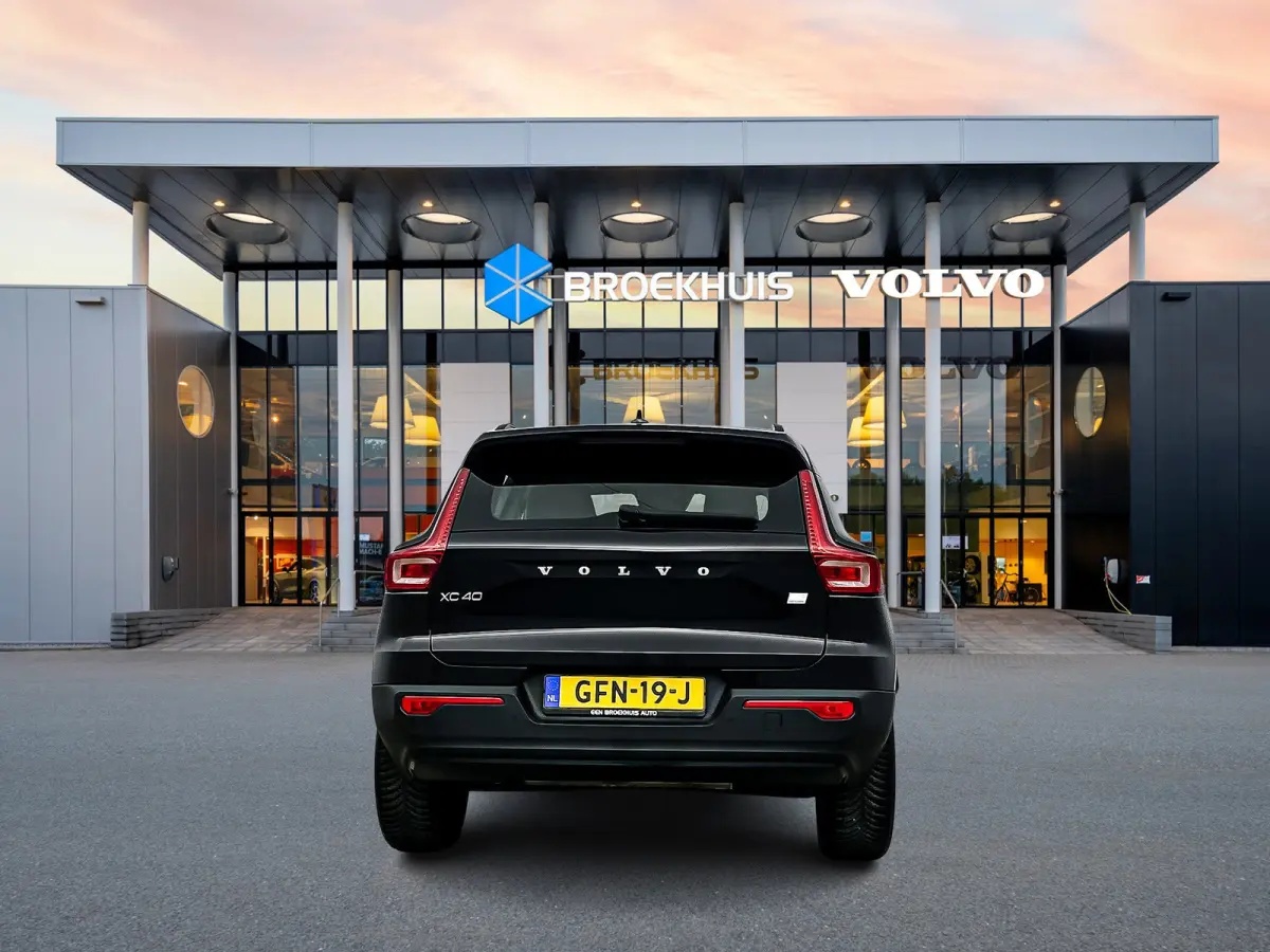 T5 R-Design | 19" | Leder/Nubuck | Elektr. verst. Stoelen | Trekhaak | Parkeercamera | Stoel/Stuurverwarming | Keyless